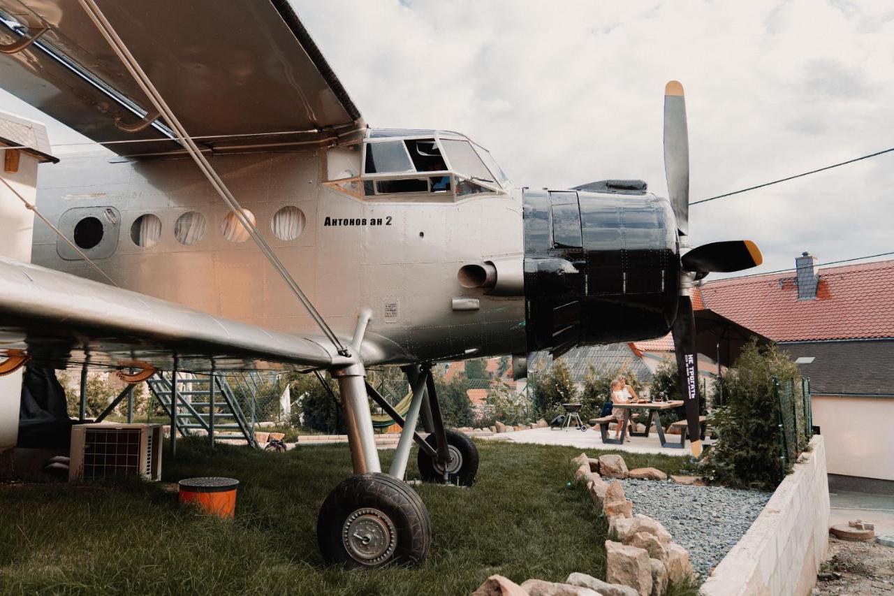 Antonov im Garten – Flugzeug-Ferienwohnung Altendorf  Exterior foto